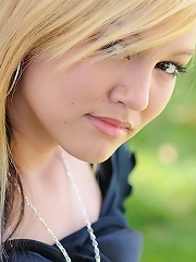 Alexa shows it all off in the park